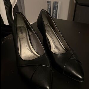 comfort plus by Predictions Black Pointed-Toe Heels